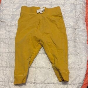 Tommy Bahama Yellow Jogger Sweatpants with Tapered Fit